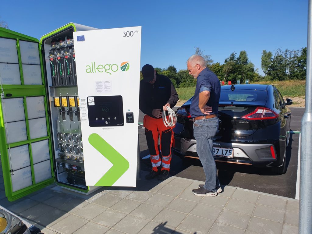 Ny spiller på ladestandermarkedet: Danskerne skal ud af deres abonnementer for at nyde godt af den øgede konkurrence