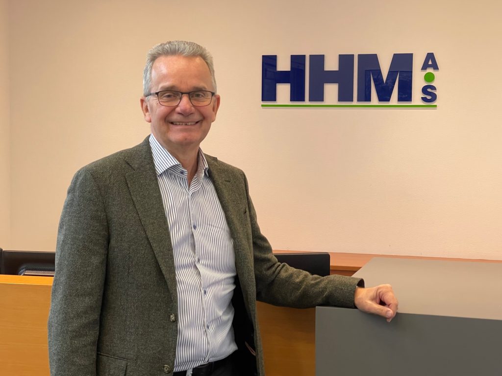 Portræt af Svend Pedersen, adm. direktør i HHM.