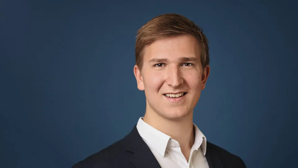 Horesta-direktør skifter brancheorganisationen ud med Christiansborg