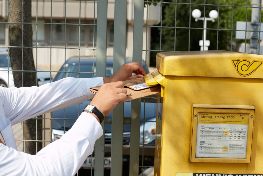 Cirkulær emballage vinder frem: Danske RE-ZIP indgår stor aftale med Østrigs postvæsen