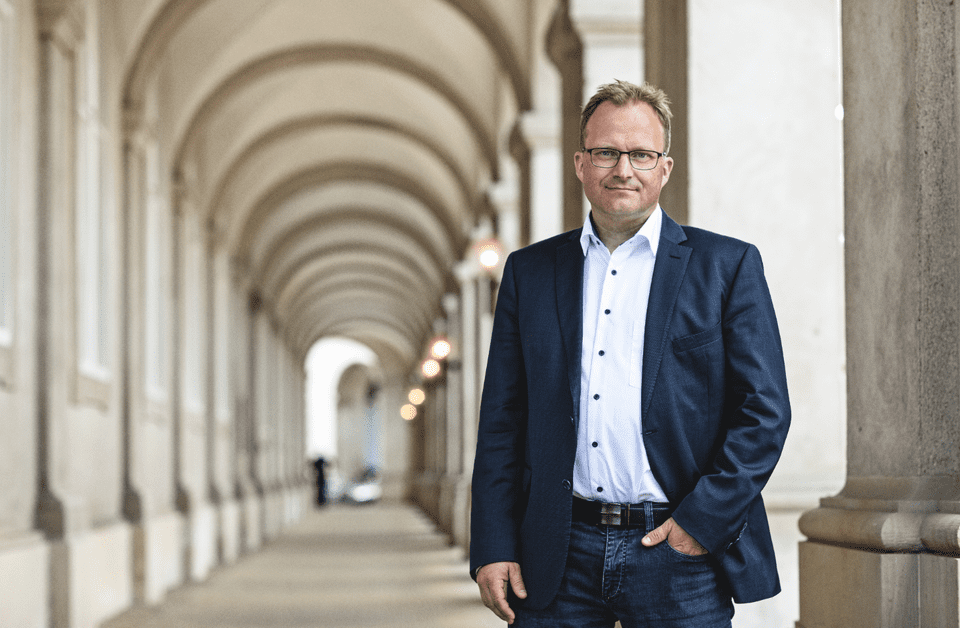Formand kommer med advarsel ved valgstart: Danmark risikerer at knække mellem land og by