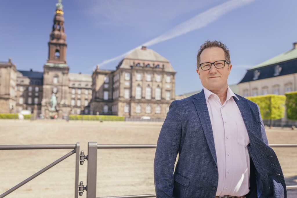Ny CEPOS-analyse: Det vil tage 14 år at tilbagerulle SVM-regeringens tre års bureaukrati-jobfest i staten